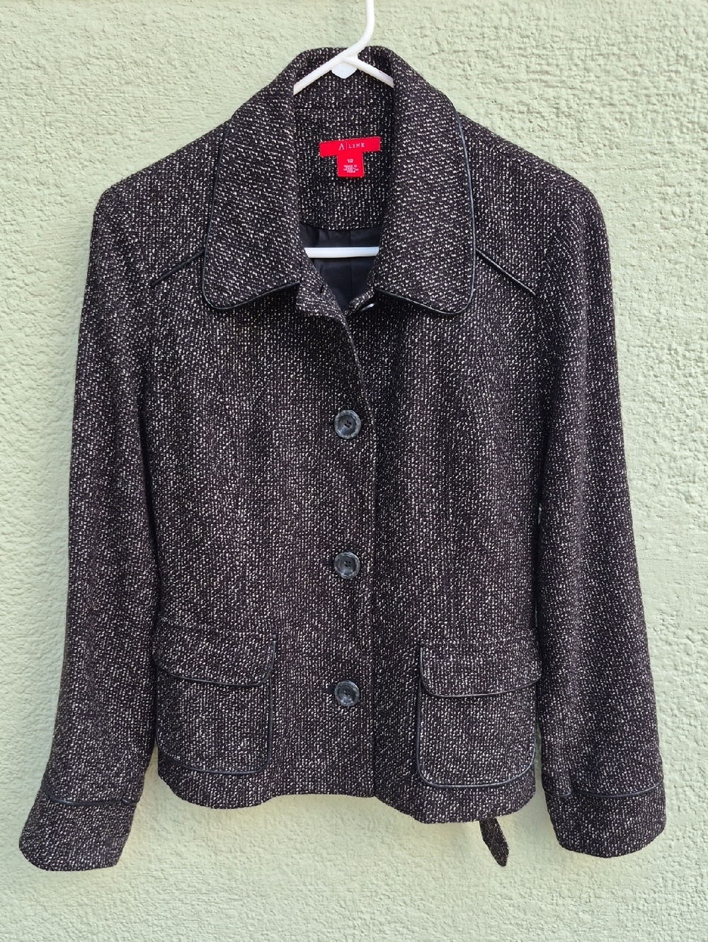 A/LINE Ladies Black & White Tweed Jacket W/ Belt Closure (Size 12)